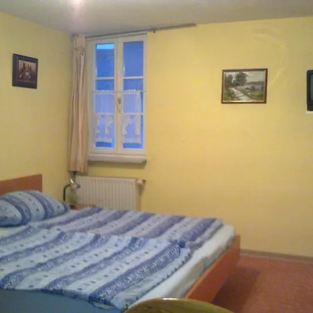 Hotel Zum Hirsch Am Bahnhof 2*