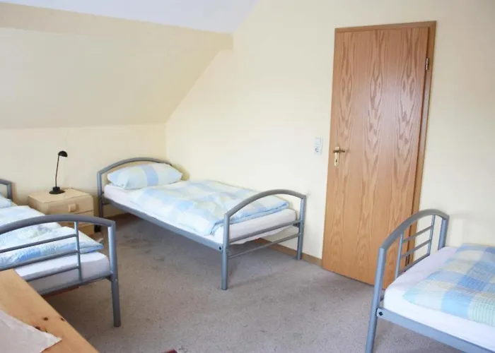 호텔 Zum Hirsch Am Bahnhof 2*